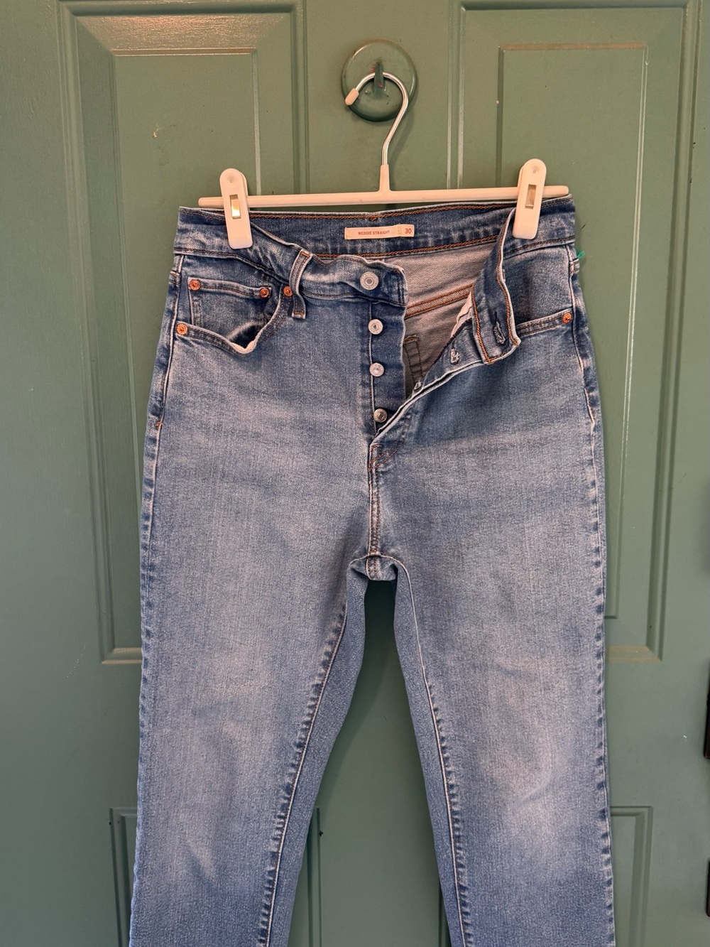 Levi’s Wedgie Straight Jeans Women’s Size 30 High Rise Light Wash Button Fly